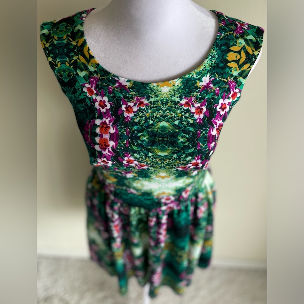 CYNTHIA ROWLEY SLEEVELESS FLORAL PRINT FIT N FLARE DRESS, GREEN, SZ 6 - Picture 5 of 12